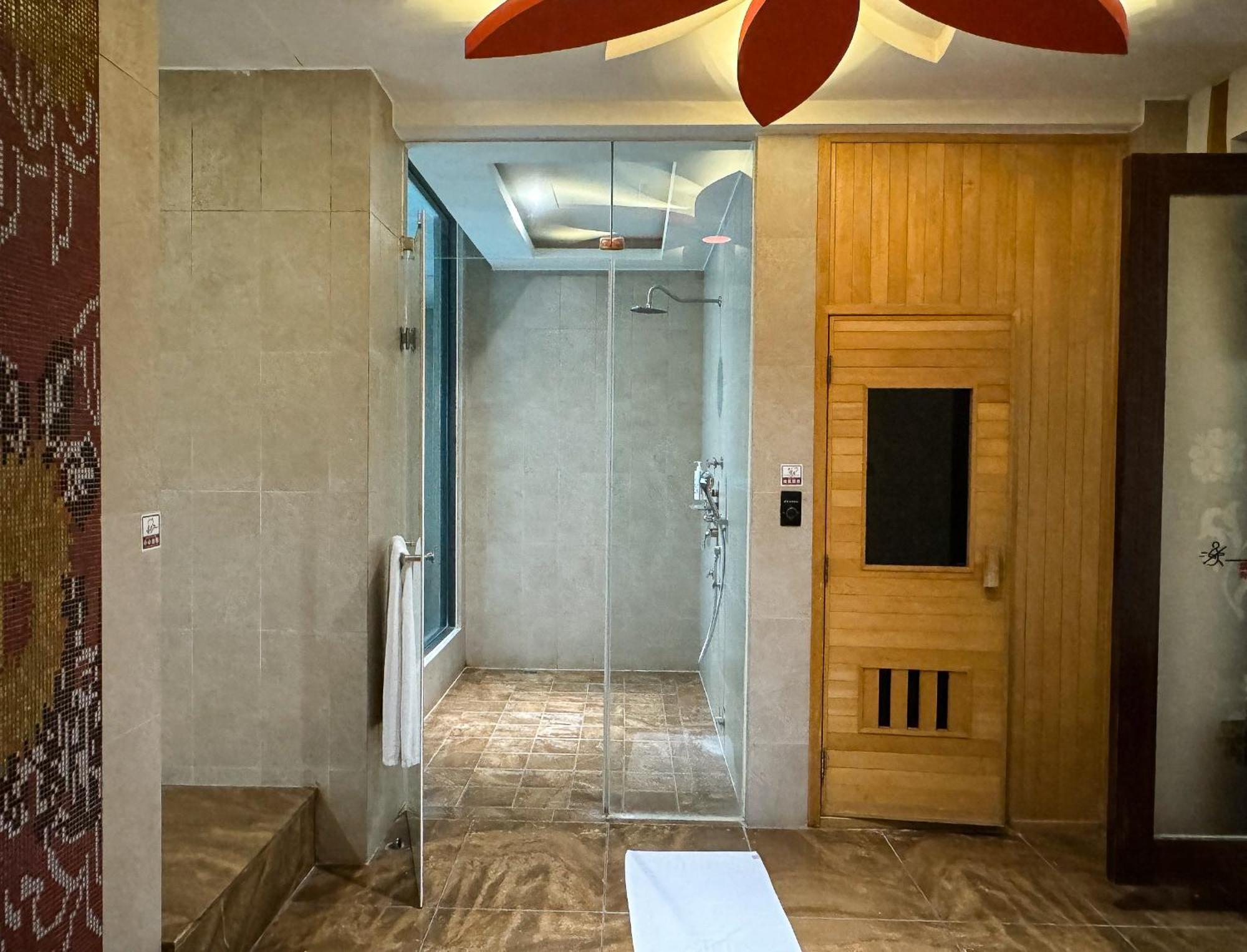 All-Ur Boutique Motel - Taichung Branch Exterior foto