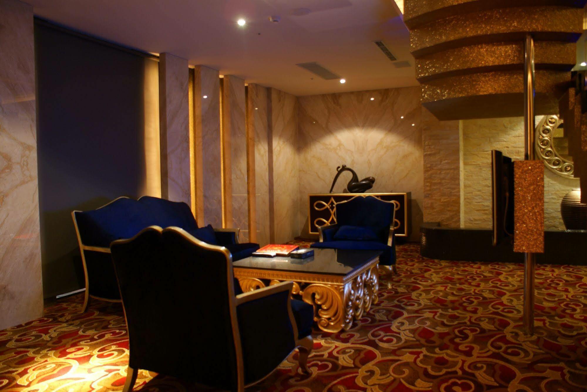 All-Ur Boutique Motel - Taichung Branch Exterior foto