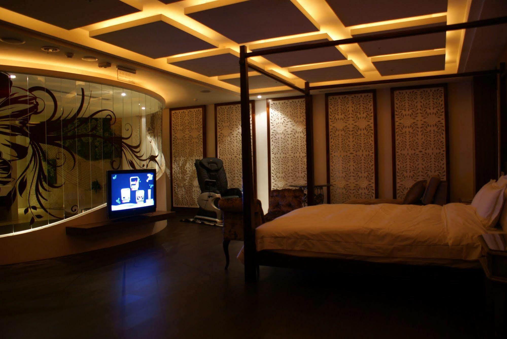 All-Ur Boutique Motel - Taichung Branch Exterior foto