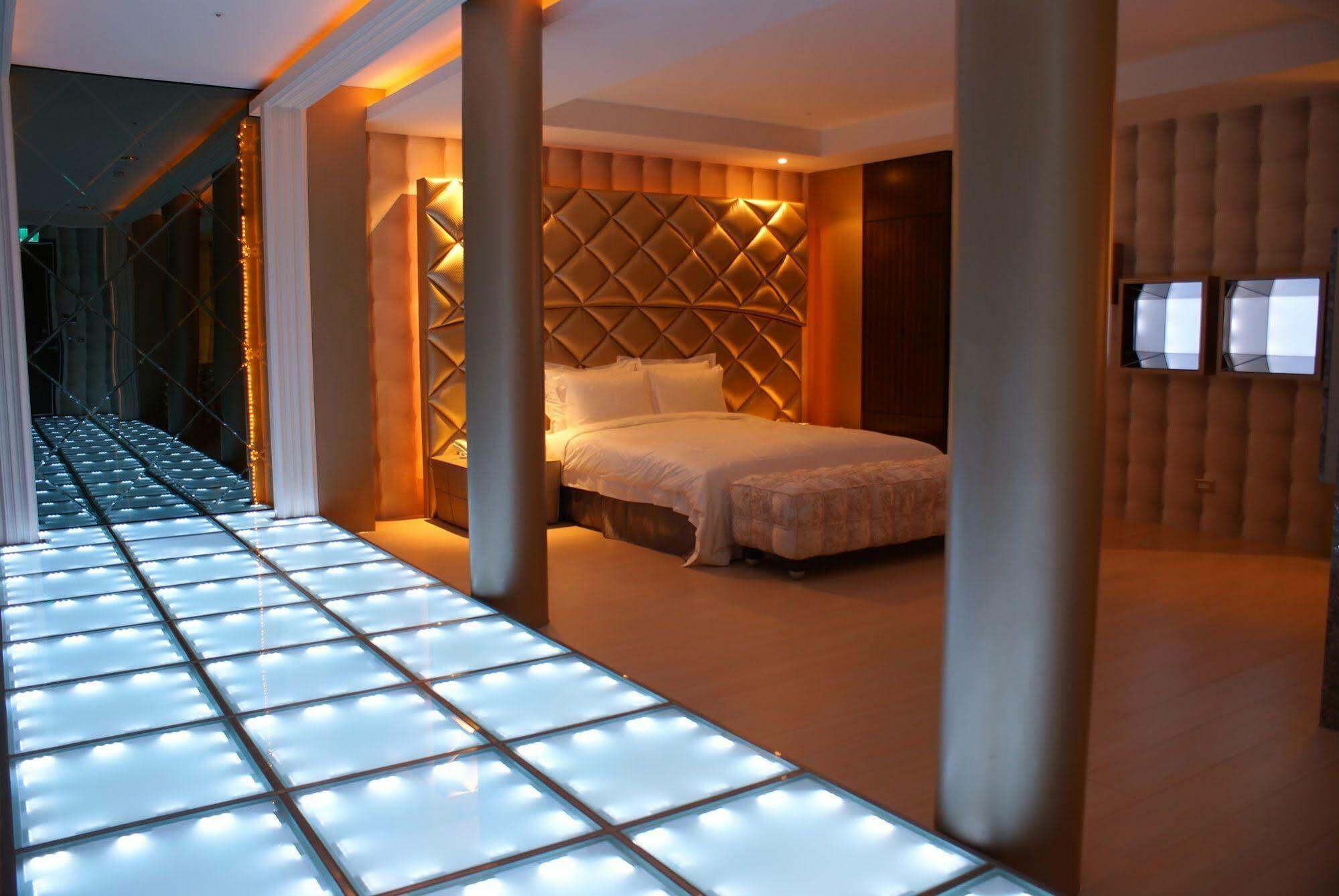 All-Ur Boutique Motel - Taichung Branch Exterior foto