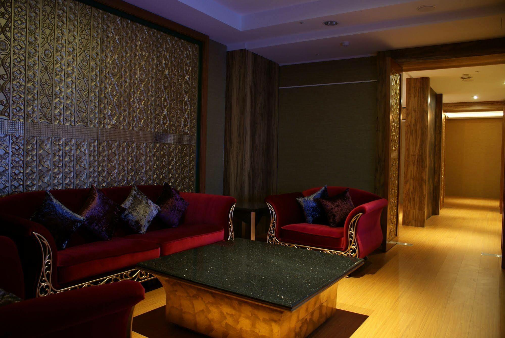 All-Ur Boutique Motel - Taichung Branch Exterior foto