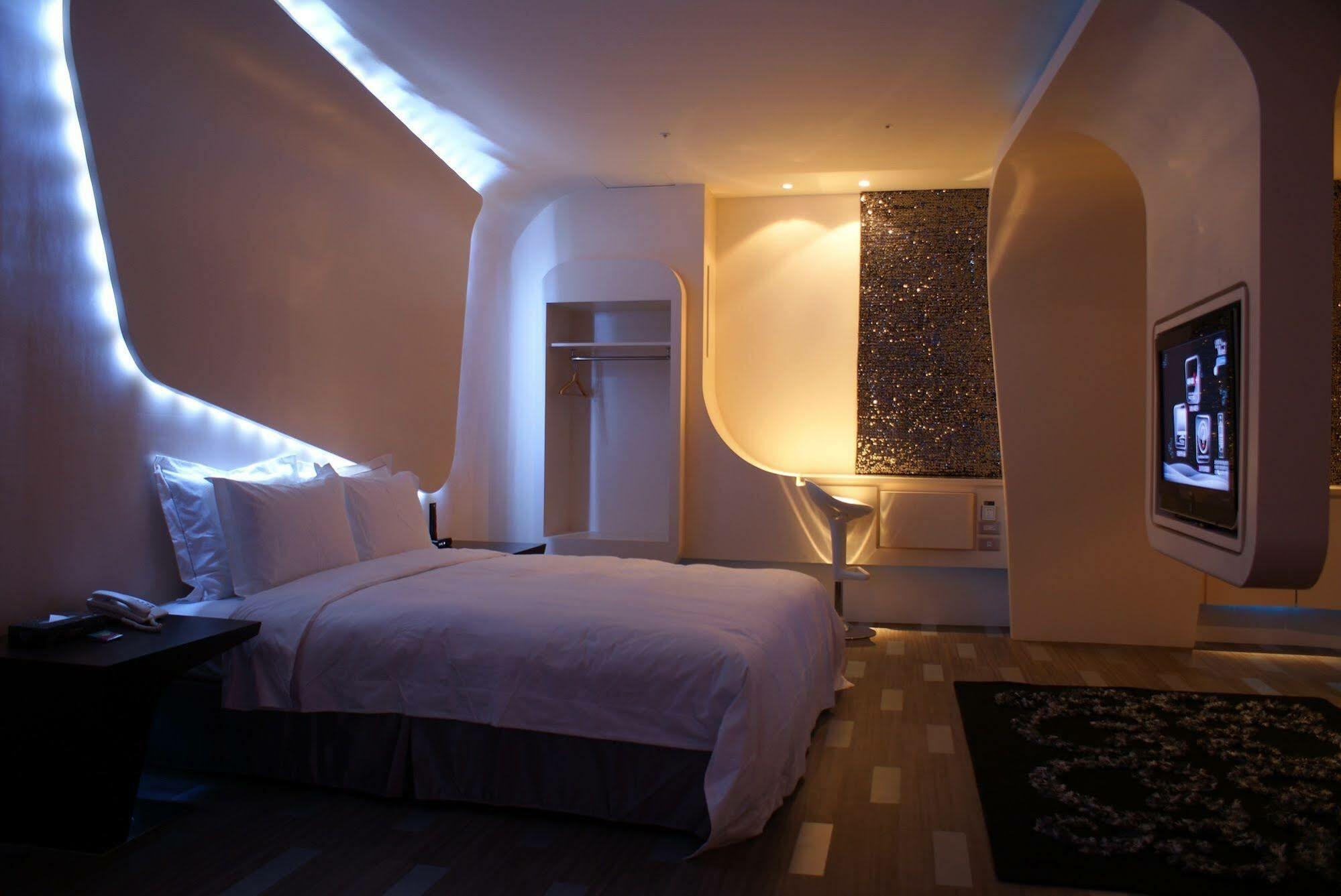 All-Ur Boutique Motel - Taichung Branch Exterior foto